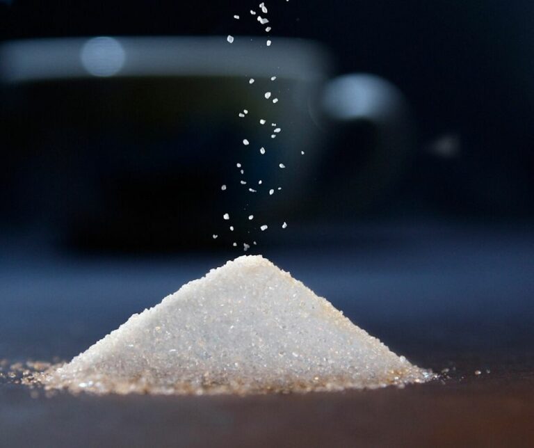 Zamienniki cukru i ich właściwości – ksylitol, miód, erytrytol